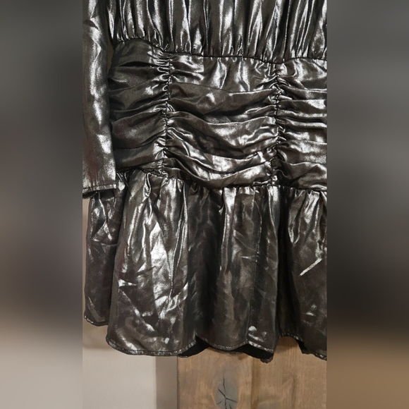 Bar Ill Women's Metallic Lamé Blouson Mini Dress silver. Size small - Picture 6 of 13